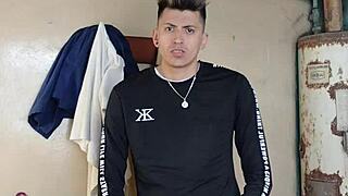 Jalando Mela En El Pueblo