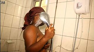 Footballer meets mature woman in Africa and fucks her in park