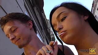 Hvorfor blir slanke Erica Black en hore? For cash!