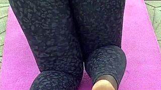 WATCH Her FLASH That WET PUSSY During Workout!