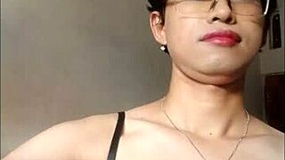 Amateur Shemale In Black Bra And Stockings Cums On Handkerchief