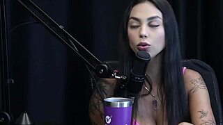 Bisexual cuckolds explore tantra patterns with blowjobs.