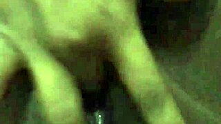 black amateur masturbates her wet pussy solo