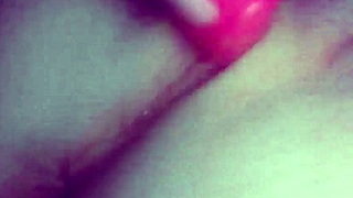 i tite amatuer luv playin with my pussey usin toys n dildo all day.