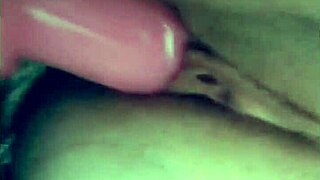 i tite amatuer luv playin with my pussey usin toys n dildo all day.