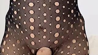 Hey, this mature blonde with big ass seduced me in lingerie and I creampied her!