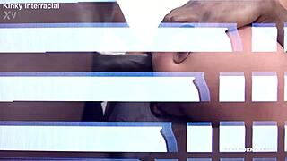 Užívá si Inga Devil drsný prdelí jako kurva?