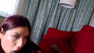 Venezuelan nympho Luna takes BBC from the back and sucks juices after