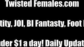 Så Denne Sissy-Drage Bliver Fortalt At Bøje Sig Forover Og Tage Den, Føler Sig Totalt Ydmyget Mens Femdom Dominerer Ham Med Boldspark Og Mere I Denne Pov Bdsm-Scene