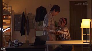 Kanna Misaki Teaches Virgin Brother to Kiss