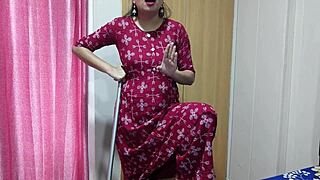 Hint Desi Sali, Temiz Odada Sert Seks İçin Jija'yı Baştan Çıkarıyor