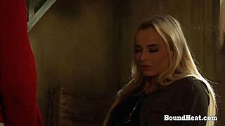 Cítím se potrestaná jako submisivní lesbická otrokyně, dávám ti horkou olejovou masáž.