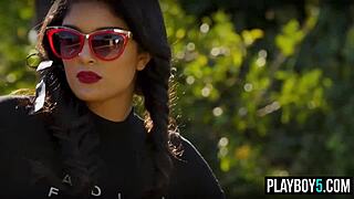 Curvy Latina MILF flaunts her amazing body proudly!