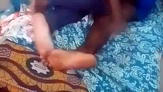 she came to charge her phone and we had sex