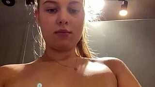 Big dildo fuck big ass face sitting 😏