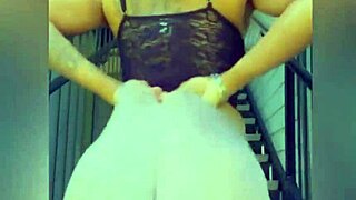 Feel the Joy of Shaking That Juicy Big Ass