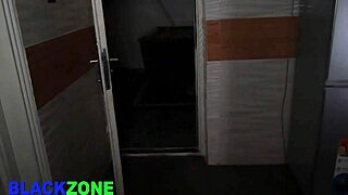 Ach můj nevlastní bratr, prstí mi prdel v ložnici