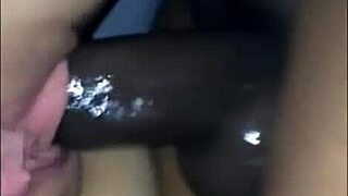 Does this milf cuckold her husband and squirt on bbc?