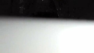 incinta flashes on toilet with bide fetish