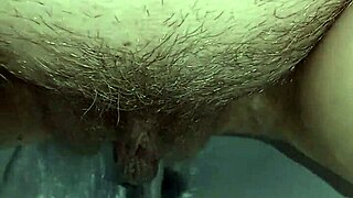 incinta flashes on toilet with bide fetish