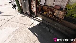 hey, bar owner wants threesome blowjob 😏