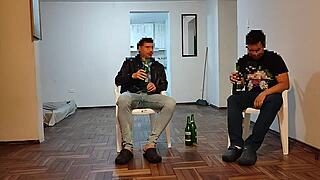 Я пришел к другу на игру и в итоге трахнул его жену, пока он был с нами