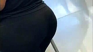 Hey, check out this big ass voyeur moment