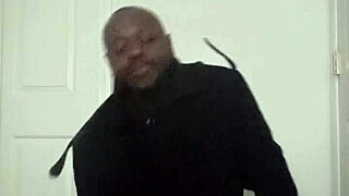 Detailed Guide to Stretching Arms During Exercise Routine Demonstration