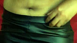 Ebony Milf Plays Vibrator Then Pees