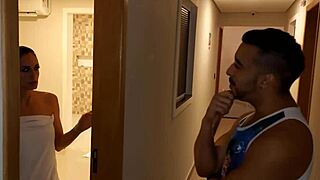 vizinha chamou e acabou acontecendo mais, vizinha gritando de prazer no apartamento!