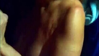 Corna madura Candi Annie implora gozada à meia-noite!