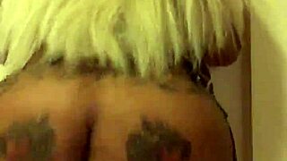 Ebony Babe Shows Off Her Ass And Gets Snapped In Detailed Action