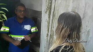 Latina pays water meter guy with ass 😏