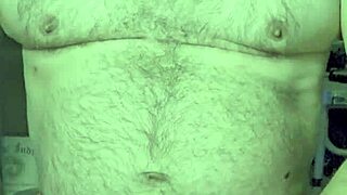 Ezsosa shares bedroom flashing update with curvy exhibitionist style