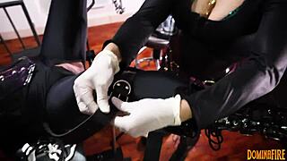 Dominafire Makes Salome Squirt Hard!