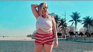 Blonde Milf's Big Pussy Lips