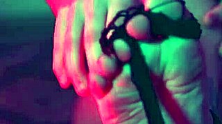 Jerk to my pretty small feet 😘