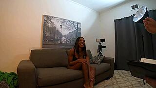 hey, cinnamon baileyy sucks skinny ebony cock