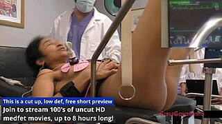 Miss mars provar elektrisk e-stim med läkare och sjuksköterska