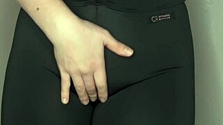 ASMR cameltoe in tight black leggings