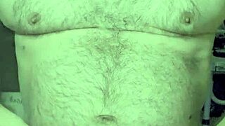 Ezsosa shares bedroom flashing update with curvy exhibitionist style