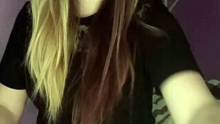 Young Amateur Teen Feels Thrill Rubbing Puffy Pussy