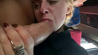 Blonde Flashes Big Cock in Outdoor Deepthroat
