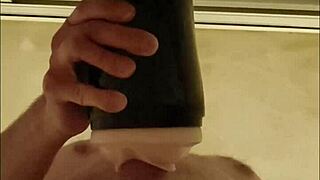 follando mi fleshlight hasta temblar del orgasmo