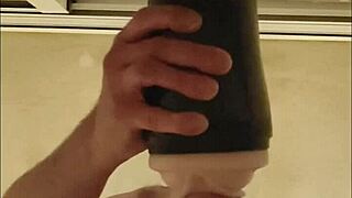 follando mi fleshlight hasta temblar del orgasmo