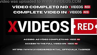 vr cuckold licks shaved pussy