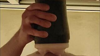 follando mi fleshlight hasta temblar del orgasmo