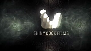 מילף חמודה חורגת רוכבת על זין גדול עם חורג בסצנת זיון הישרדות