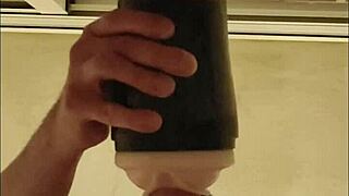 follando mi fleshlight hasta temblar del orgasmo