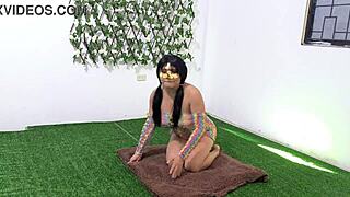 La ingenua Saritacoketa está muy excitada para su prueba de doble penetración 😍